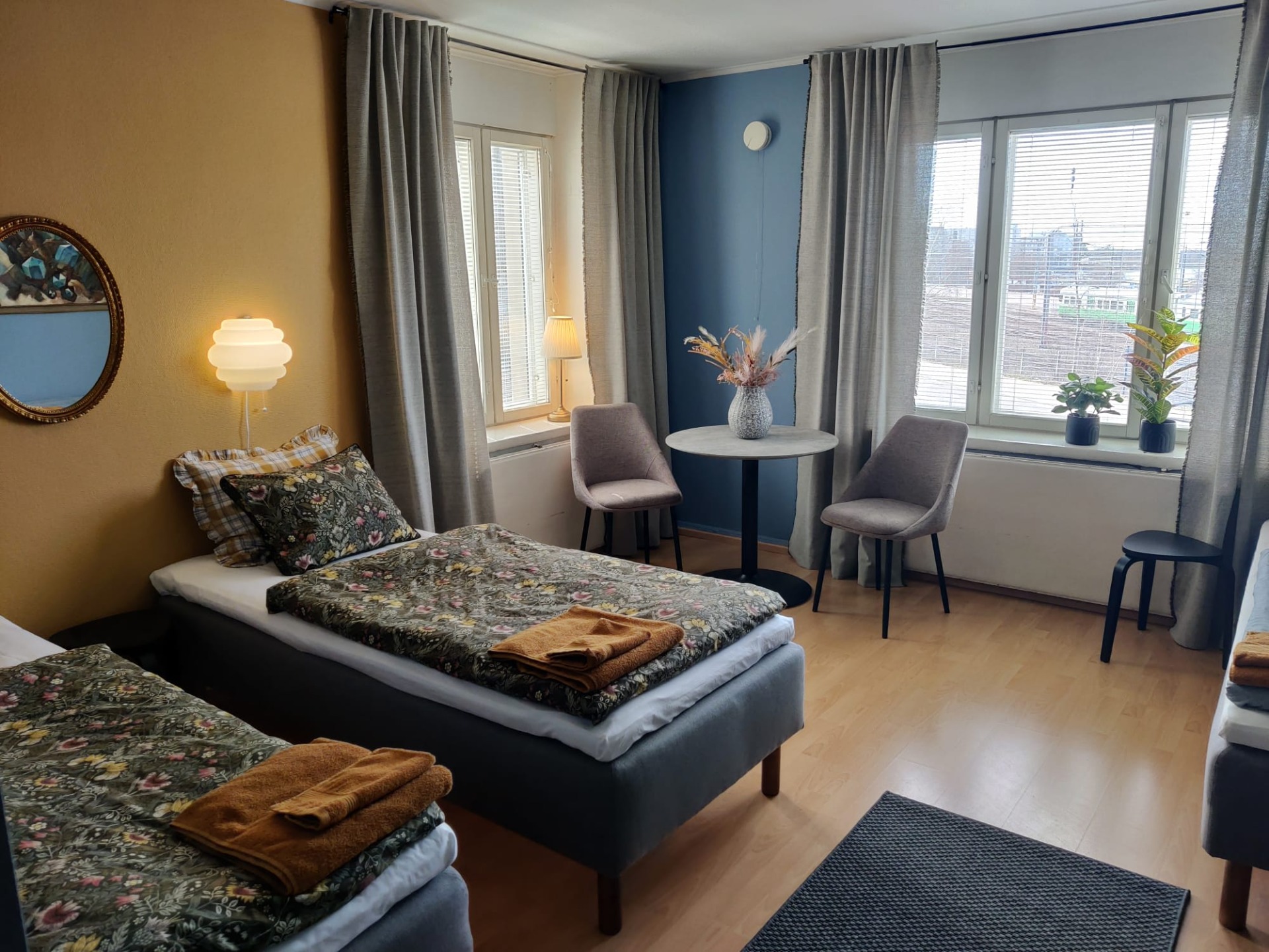 Kohteitani. Hotelli Merikotkan hotellihuoneen sisustus jälkeen